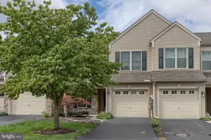 731 Creekside Dr, Hummelstown, PA 17036 - Photo 3
