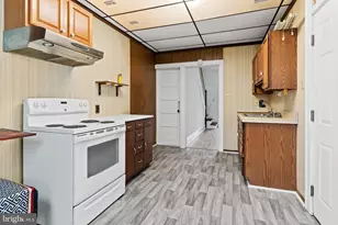 2041 Greenwood St, Harrisburg, PA 17104 - Photo 9