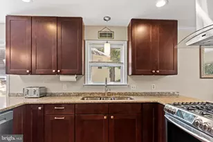 1028 Oak Knoll Dr, Harrisburg, PA 17111 - Photo 3