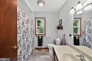 1355 Peiffers Ln, Oberlin, PA 17113 - Photo 11