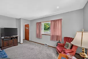 1355 Peiffers Ln, Oberlin, PA 17113 - Photo 9