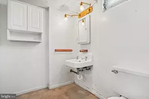 401 Wood St, Harrisburg, PA 17109 - Photo 17