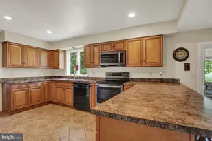 805 Leeds Ct, Harrisburg, PA 17112 - Photo 5