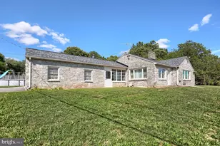 735 Rosedale Ave, Middletown, PA 17057 - Photo 1
