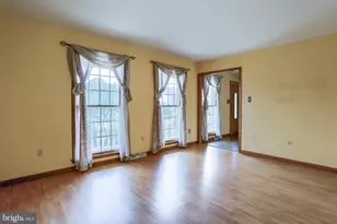 888 Sunny Hill Ln, Harrisburg, PA 17111 - Photo 5
