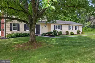 231 Dogwood Dr, Hershey, PA 17033 - Photo 3