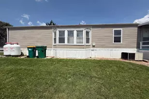 8 Hillcrest Dr, Hershey, PA 17033 - Photo 3