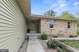 223 Pineview Dr, Palmyra, PA 17078 - Photo 3