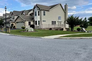 2801 Oakwood Dr, Harrisburg, PA 17110 - Photo 3