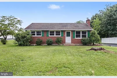 847 Shawnee Drive, Harrisburg, PA 17112 - Photo 1