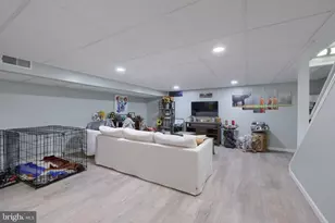 430 W Chocolate Ave, Hershey, PA 17033 - Photo 15
