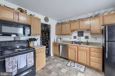 430 W Chocolate Avenue, Hershey, PA 17033 - Photo 5