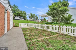 573 Wellington Rd, Harrisburg, PA 17109 - Photo 5