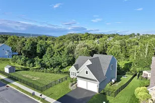 2015 Laura Ln, Harrisburg, PA 17110 - Photo 5
