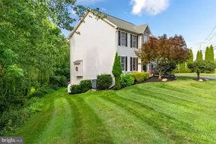 1863 Bradley Dr, Harrisburg, PA 17110 - Photo 3