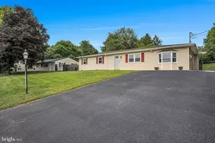 7894 Manor Dr, Harrisburg, PA 17112 - Photo 1
