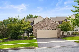 2271 Southpoint Dr, Hummelstown, PA 17036 - Photo 1
