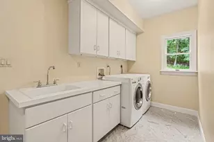 2390 Forest Hills Dr, Harrisburg, PA 17112 - Photo 33