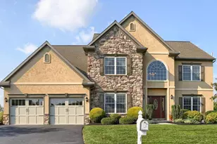 104 Scenic Ridge Dr, Hummelstown, PA 17036 - Photo 1