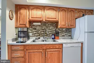 268 Crescent Dr, Hershey, PA 17033 - Photo 11