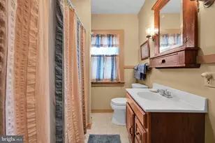 221 E Areba Ave, Hershey, PA 17033 - Photo 27