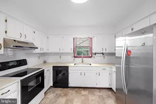 903 Manor Dr, Harrisburg, PA 17113 - Photo 9