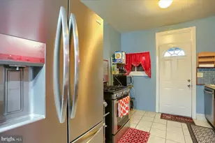 2031 Logan St, Harrisburg, PA 17102 - Photo 9