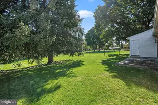 1141 Fairmont Dr, Harrisburg, PA 17112 - Photo 17