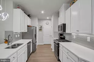 2222 Caroline Ln, Harrisburg, PA 17110 - Photo 15