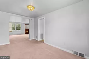 2406 Kensington St, Harrisburg, PA 17104 - Photo 7