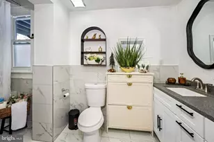 2000 Market St, Harrisburg, PA 17103 - Photo 33