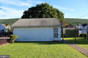 402 Elizabeth St, Williamstown, PA 17098 - Photo 7