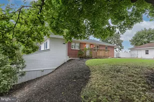 144 E Caren Dr, Grantville, PA 17028 - Photo 3