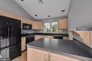 19 Bromley Ct, Hershey, PA 17033 - Photo 9