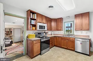 135 Florence Dr, Harrisburg, PA 17112 - Photo 7