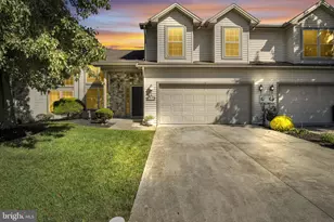 27 Edgewater Dr, Middletown, PA 17057 - Photo 1