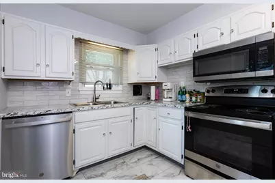 118 Wayne Drive, Harrisburg, PA 17112 - Photo 3