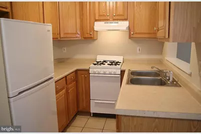 4008 Walnut Street #B-4, Harrisburg, PA 17109 - Photo 5