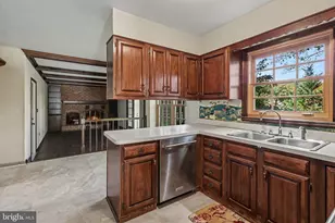 725 Lockwood Ct, Harrisburg, PA 17112 - Photo 9