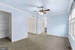 5796 Hidden Lake Dr, Harrisburg, PA 17111 - Photo 15