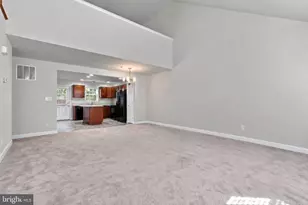 4864 Sheffield Ct, Harrisburg, PA 17112 - Photo 3
