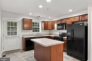 4864 Sheffield Ct, Harrisburg, PA 17112 - Photo 7