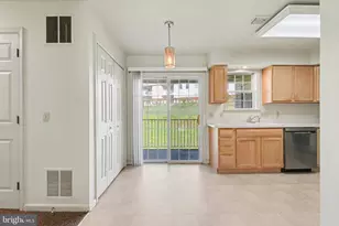 215 Forest Oak Ln, Harrisburg, PA 17110 - Photo 11