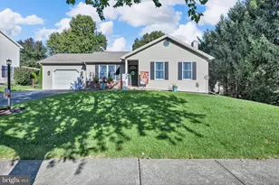 108 Graystone Dr, Hummelstown, PA 17036 - Photo 3