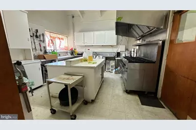 1712 W Providence Avenue, Chester, PA 19013 - Photo 37