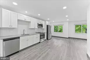 402 S Point Dr, Chadds Ford, PA 19317 - Photo 7