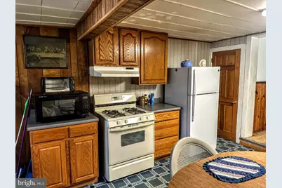 48 E 22 Nd Street, Chester, PA 19013 - Photo 9