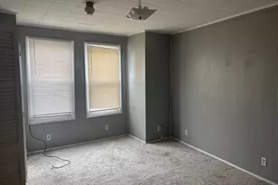 1115 E 11th St, Crum Lynne, PA 19022 - Photo 9