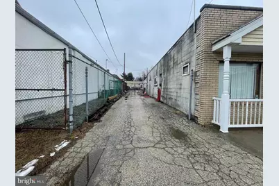 1309 Eddystone Avenue, Crum Lynne, PA 19022 - Photo 3