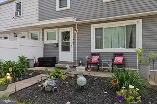 1137 Mulberry St, Brookhaven, PA 19015 - Photo 3